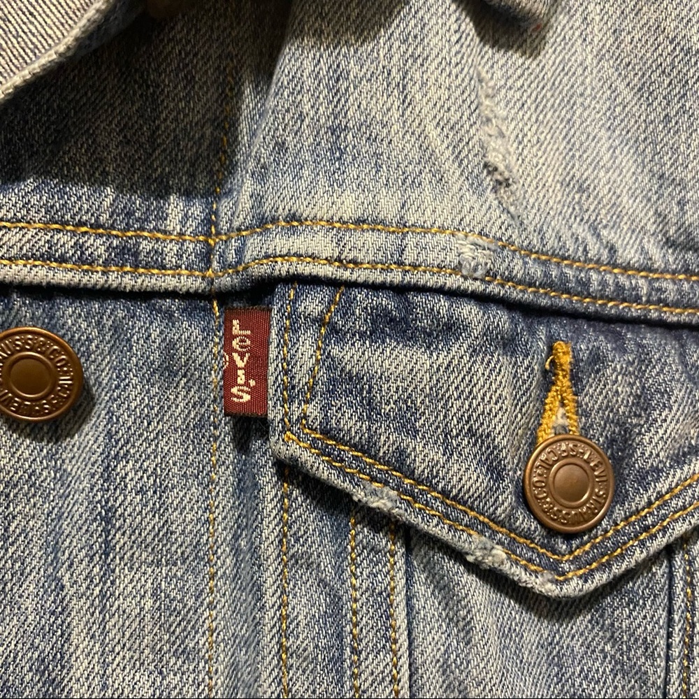 Womens Levi’s Trucker Jacket- Size M